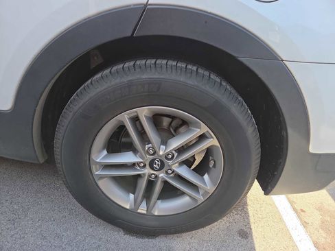 Used 2017 Hyundai Santa Fe Sport image 9