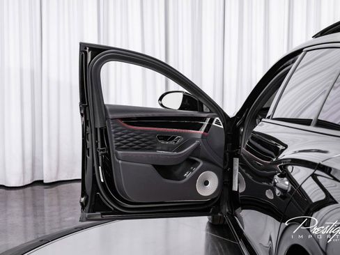 Used 2023 Bentley Flying Spur W12 image 22