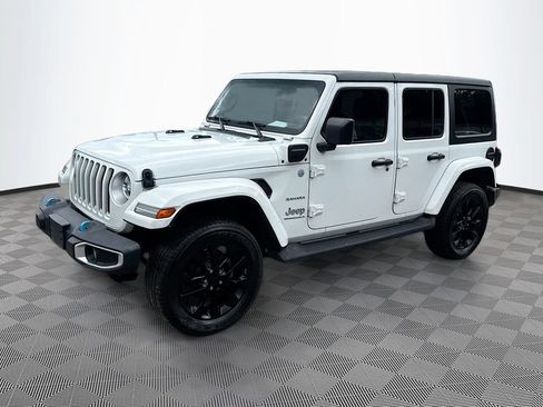 Used 2023 Jeep Wrangler Unlimited Sahara w/ Cold Weather Group AWD/4WD image 9