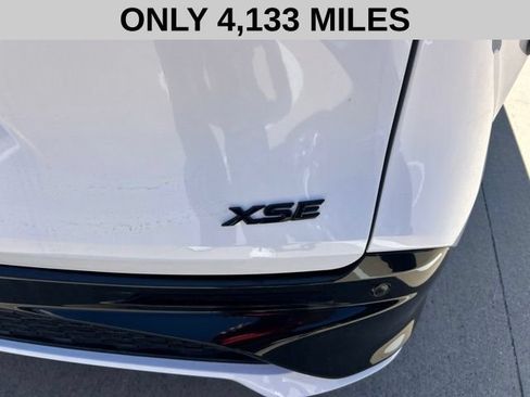 Used 2025 Toyota Sienna XSE w/ XSE Plus Package AWD/4WD image 4