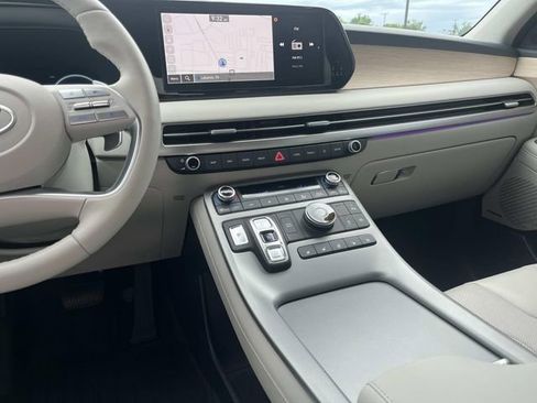 Certified 2025 Hyundai Palisade Limited FWD image 15