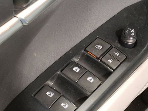 Used 2020 Toyota Camry LE w/ Convenience Package image 27