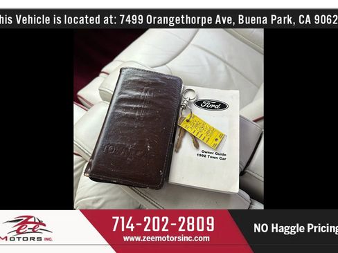 Used 1992 Lincoln Town Car Signature image 24