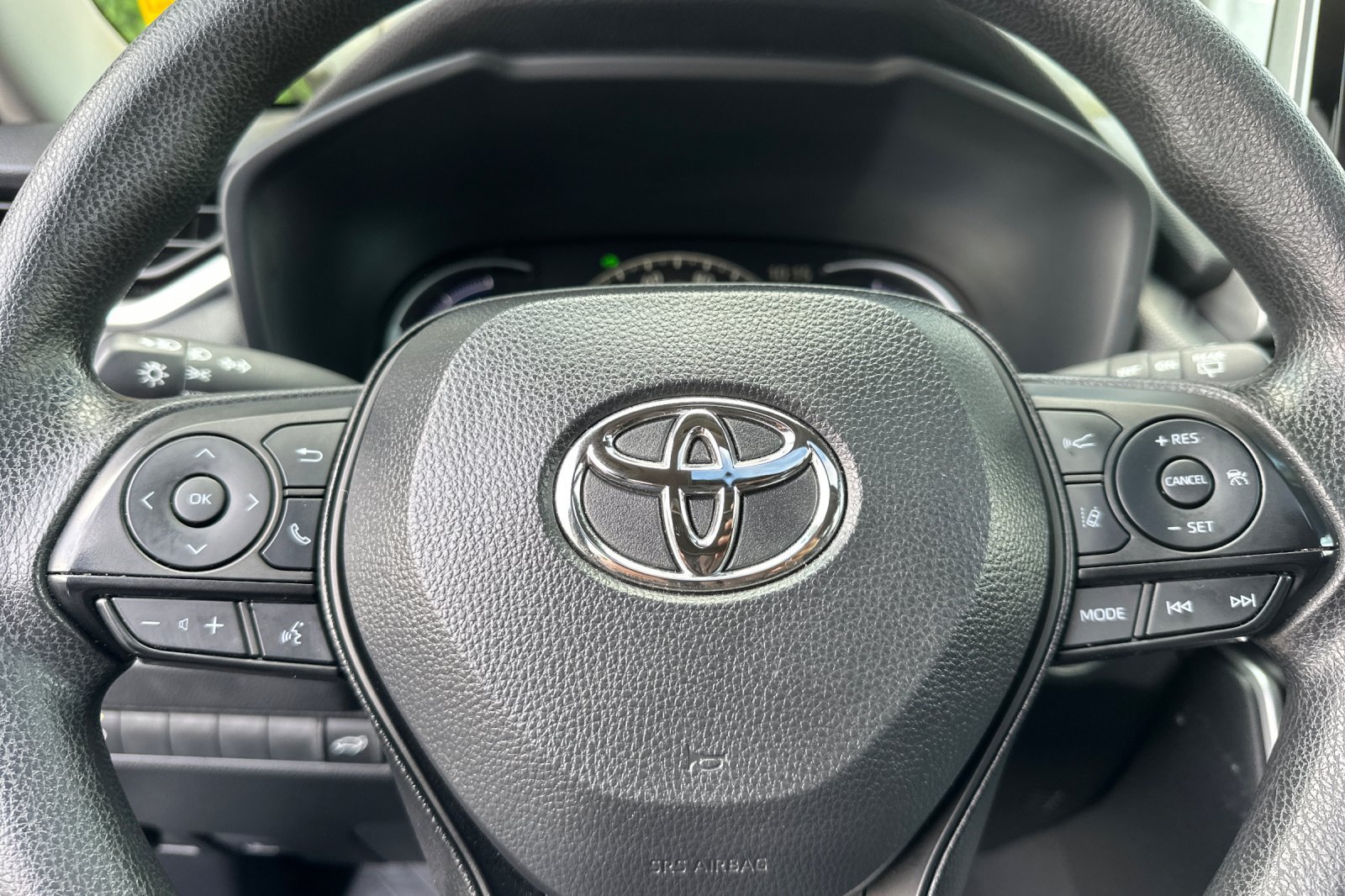 Used 2025 Toyota RAV4 XLE w/ Convenience Package AWD/4WD image 26
