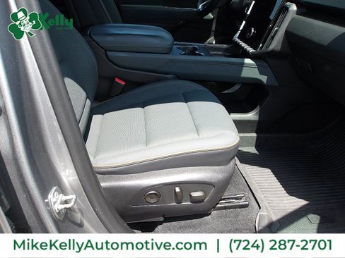 Used 2024 GMC Acadia AT4 AWD/4WD image 11