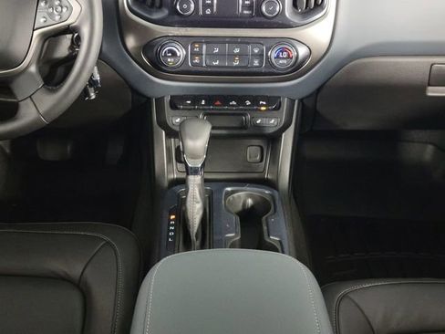 Used 2022 Chevrolet Colorado Z71 AWD/4WD image 24
