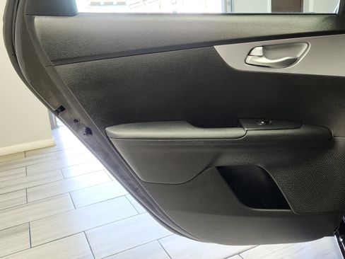 Used 2023 Kia Forte LXS image 12