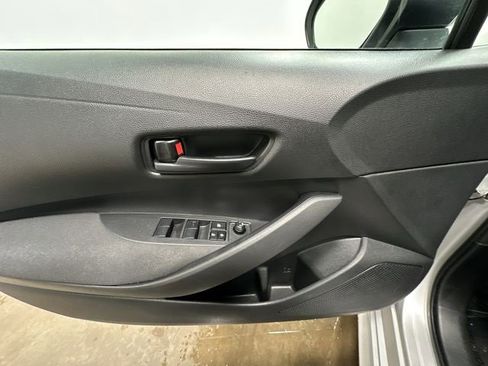 Used 2022 Toyota Corolla LE image 16
