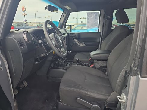 Used 2018 Jeep Wrangler Sport image 9