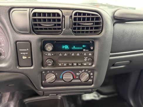 Used 2003 GMC Sonoma SL w/ Convenience Package image 69