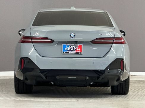 Used 2026 BMW i5 eDrive40 w/ M Sport Package RWD image 9