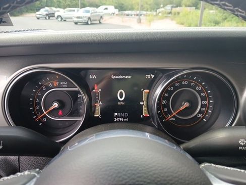 Certified 2022 Jeep Wrangler Unlimited Sahara w/ LED Lighting Group image 27