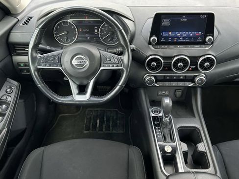 Used 2022 Nissan Sentra SV FWD image 12