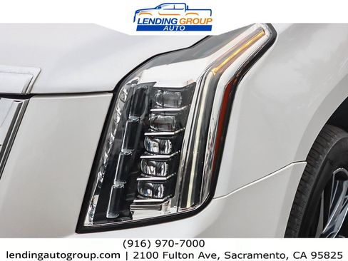 Used 2019 Cadillac Escalade Premium Luxury image 7