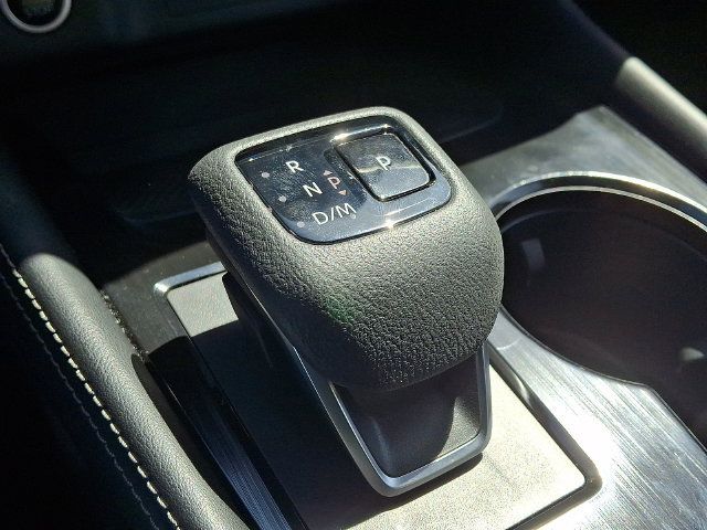 Used 2023 Nissan Rogue SL AWD/4WD image 15