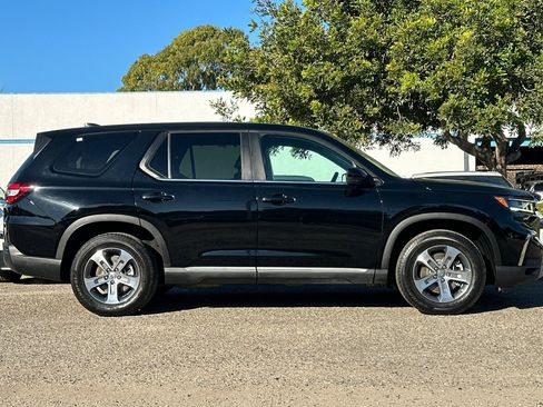 Used 2023 Honda Pilot EX-L image 3