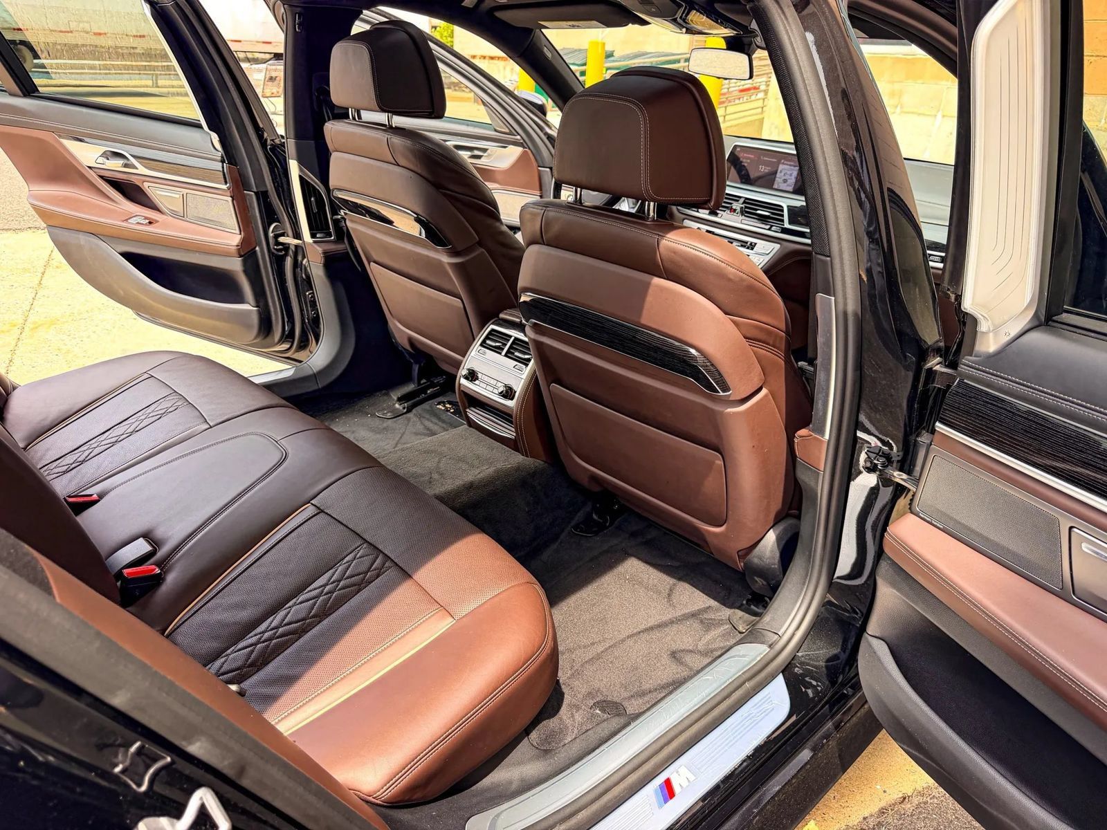 Used 2018 BMW ALPINA B7 xDrive AWD/4WD image 24