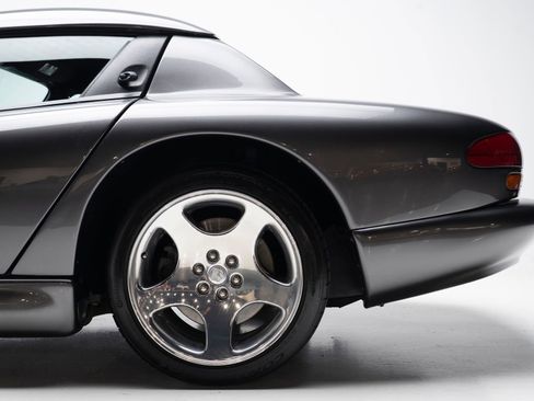 Used 2002 Dodge Viper RT/10 RWD image 49