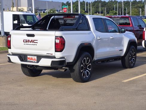 Certified 2025 GMC Canyon AT4 w/ Nightfall Edition AWD/4WD image 6