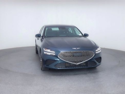 Used 2025 Genesis G70 2.5T image 12