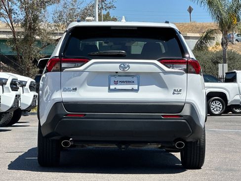 Used 2025 Toyota RAV4 XLE AWD/4WD image 4