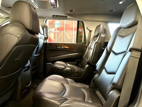 Used 2020 Cadillac Escalade Luxury w/ Escalade Sport Edition image 14