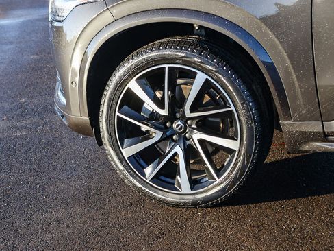 Used 2024 Volvo XC90 B6 Plus w/ Protection Package Premier image 10