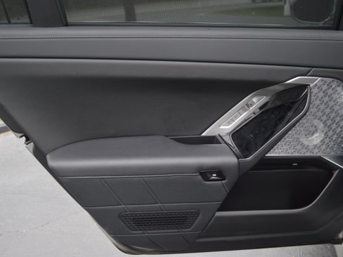 Certified 2023 BMW i7 xDrive60 AWD/4WD image 27