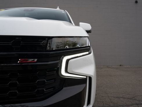 Used 2023 Chevrolet Suburban Z71 w/ Luxury Package AWD/4WD image 11