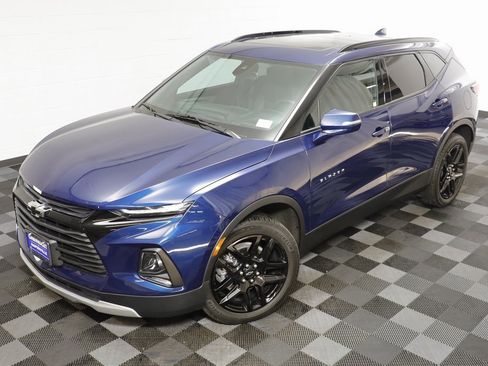 Used 2022 Chevrolet Blazer LT w/ LPO, Black Grille Bar Package image 2