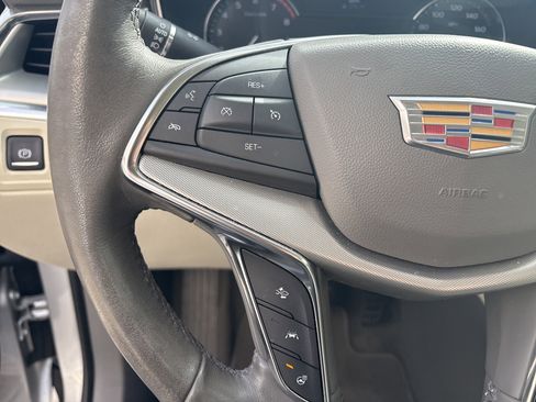 Used 2020 Cadillac XT5 Premium Luxury image 19