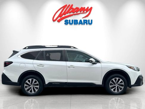 Used 2022 Subaru Outback Premium AWD/4WD image 3