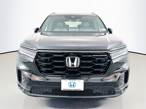 Certified 2025 Honda Pilot Black Edition image 2