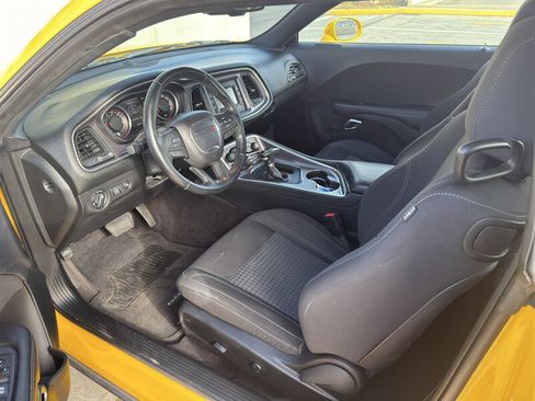 Used 2017 Dodge Challenger SXT RWD image 11