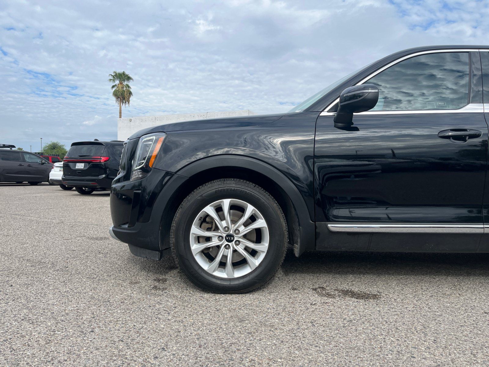 Used 2020 Kia Telluride LX FWD image 11
