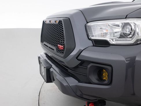 Used 2021 Toyota Tacoma TRD Sport image 15