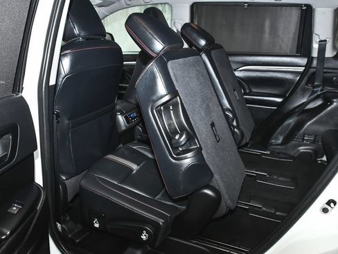 Used 2019 Toyota Highlander SE AWD/4WD image 46
