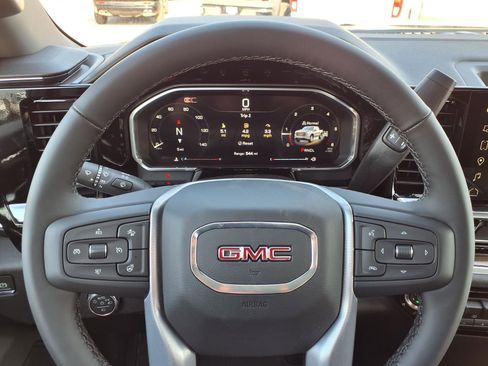 New 2026 GMC Sierra 1500 Elevation image 8