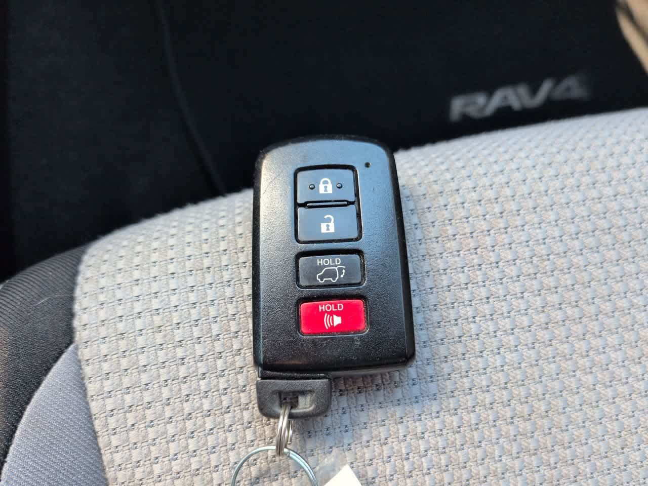 Used 2016 Toyota RAV4 XLE AWD/4WD image 27