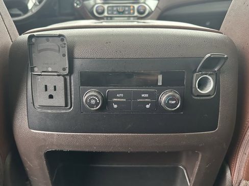 Used 2017 Chevrolet Suburban Premier image 19