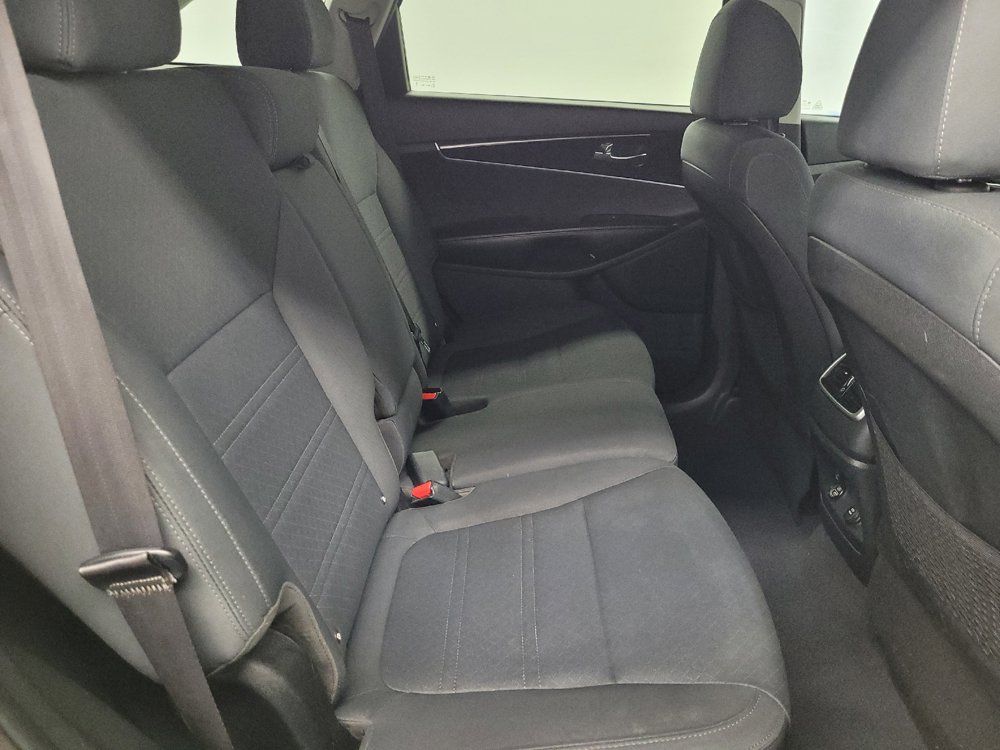 Used 2020 Kia Sorento FWD V6 image 19