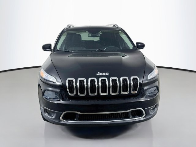 Used 2018 Jeep Cherokee Limited AWD/4WD image 2