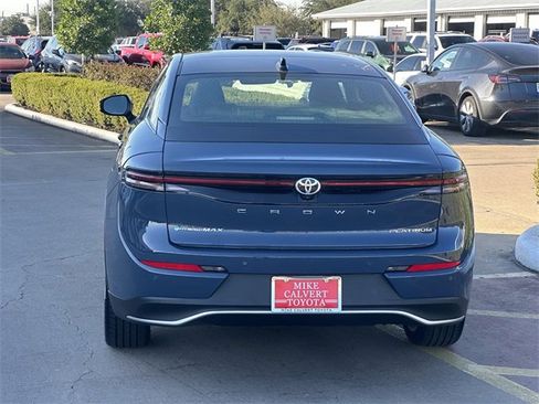 Used 2025 Toyota Crown Platinum image 6