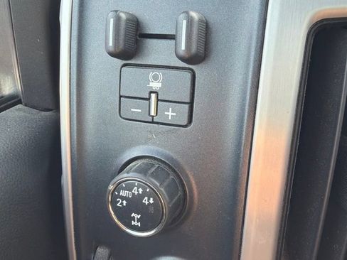 Used 2014 GMC Sierra 1500 SLE w/ SLE Value Package AWD/4WD image 10