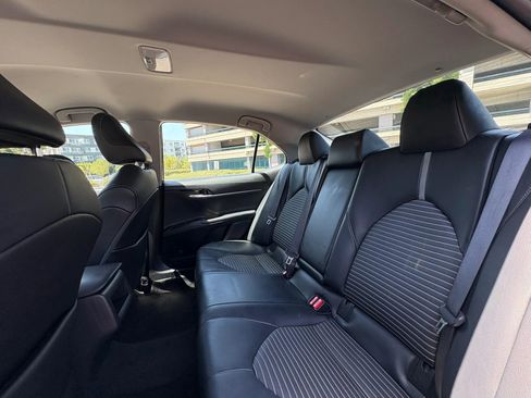 Used 2020 Toyota Camry SE FWD image 13