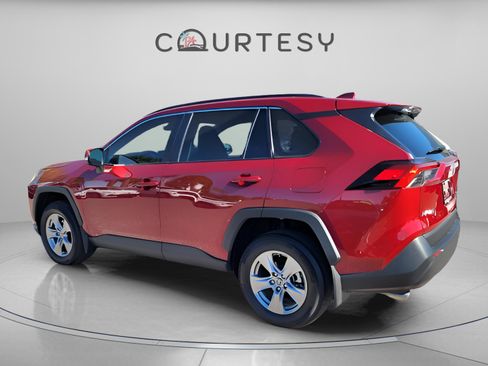 Used 2025 Toyota RAV4 XLE image 3