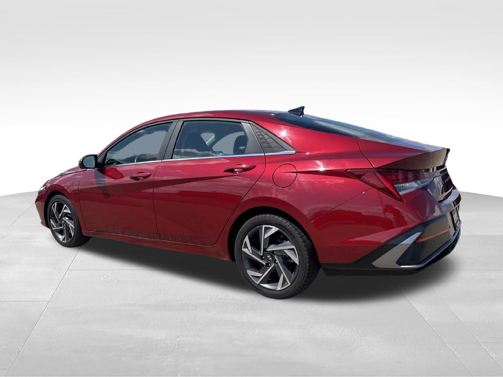 Used 2024 Hyundai Elantra Limited FWD image 6