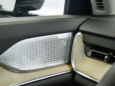 New 2025 Volvo EX90 Ultra w/ Protection Package Premier image 32