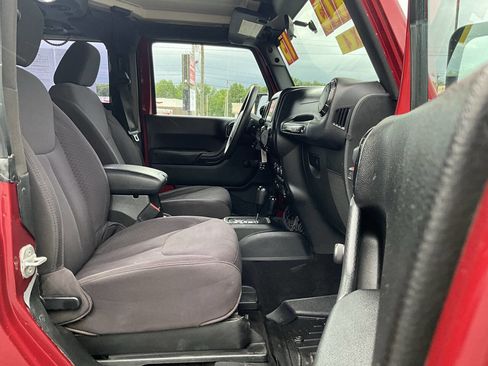 Used 2013 Jeep Wrangler Sport AWD/4WD image 31