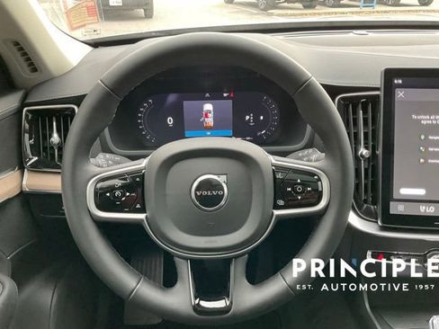Certified 2025 Volvo XC90 B5 Plus image 18